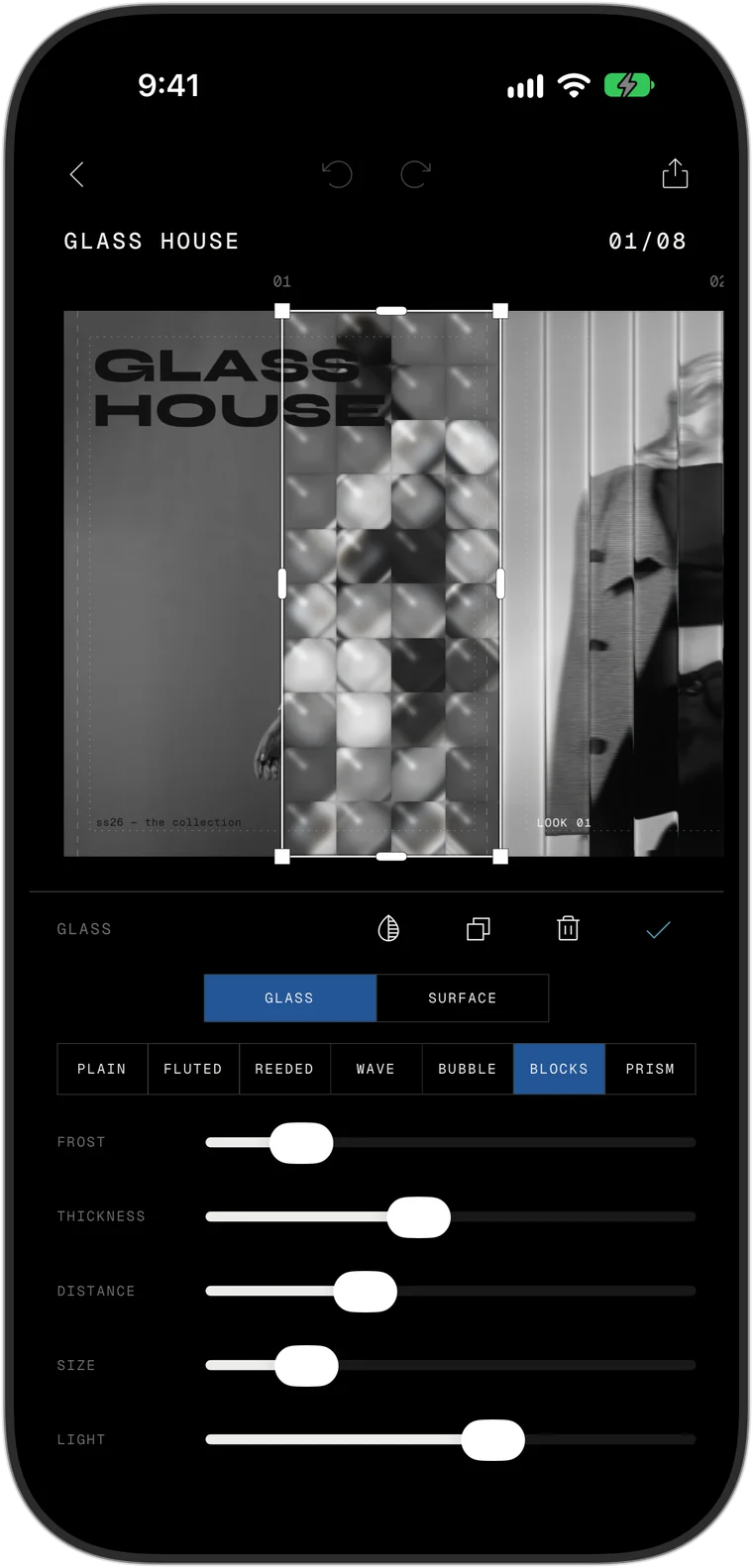 The glass controls in the app: seven kinds of glass and sliders for frost, thickness, distance, size and light